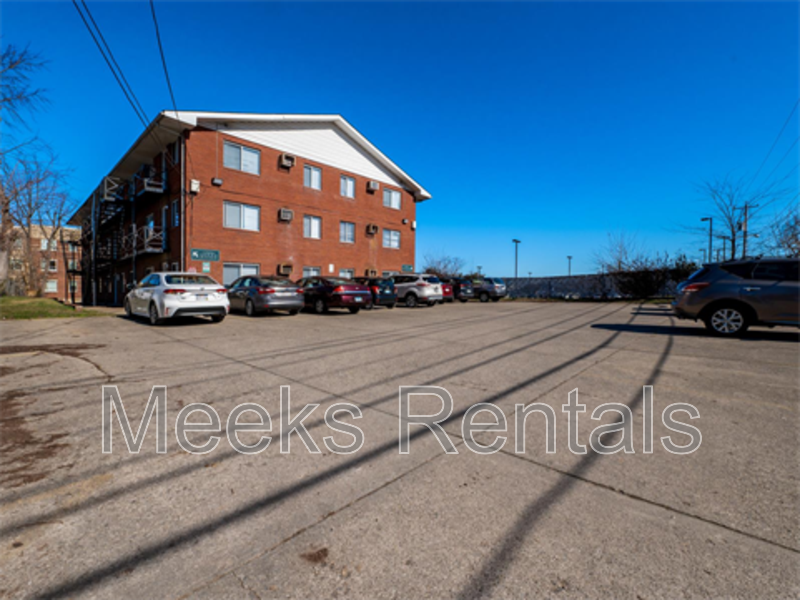 1739 6th Ave #B12 - Photo 3 of 8