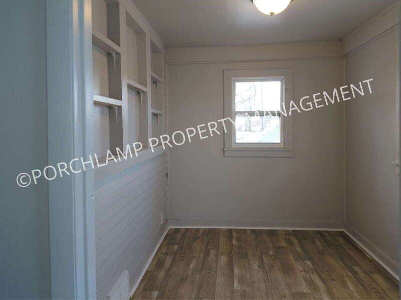 403 E Broadway Ave - Photo 3 of 19