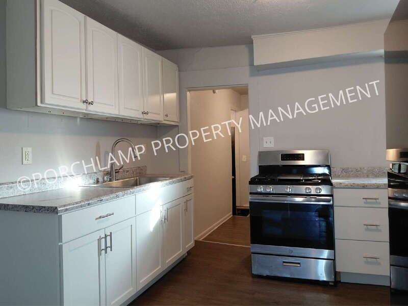 403 E Broadway Ave - Photo 7 of 19