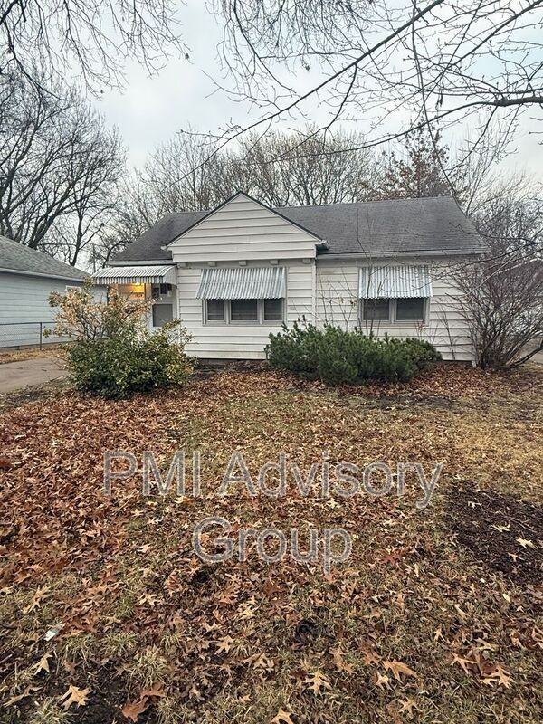 1924 Sw Stone Ave - Photo 2 of 6