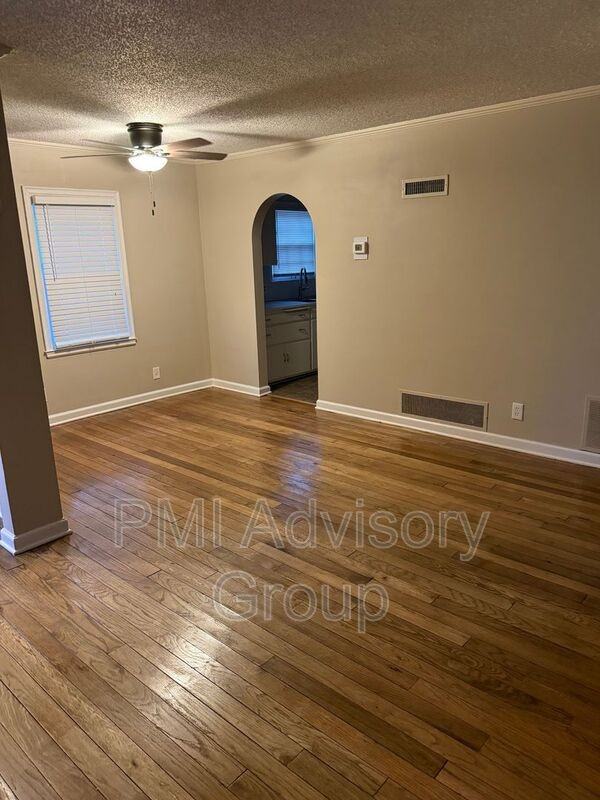 1924 Sw Stone Ave - Photo 3 of 6