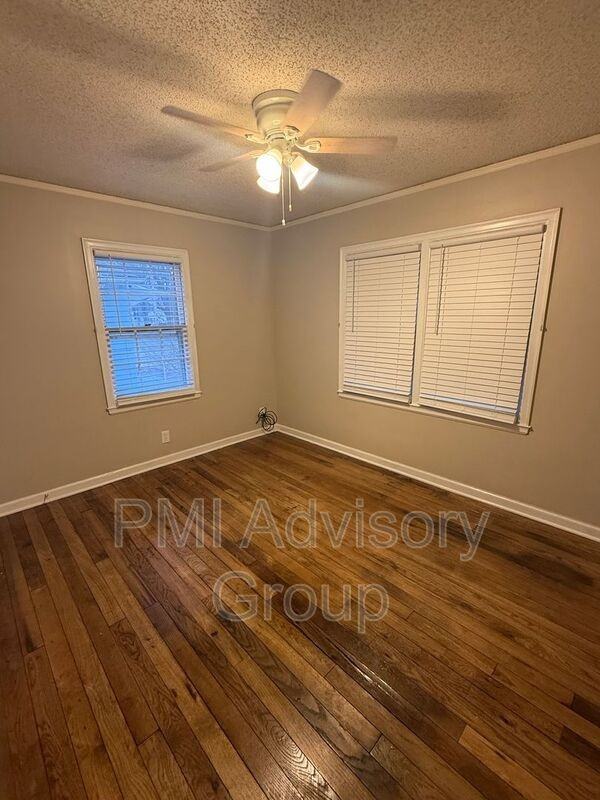 1924 Sw Stone Ave - Photo 4 of 6