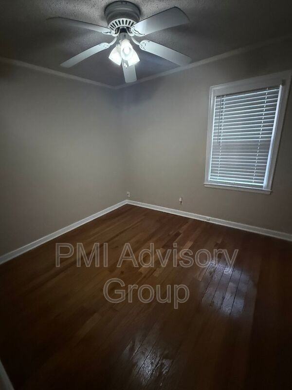 1924 Sw Stone Ave - Photo 5 of 6