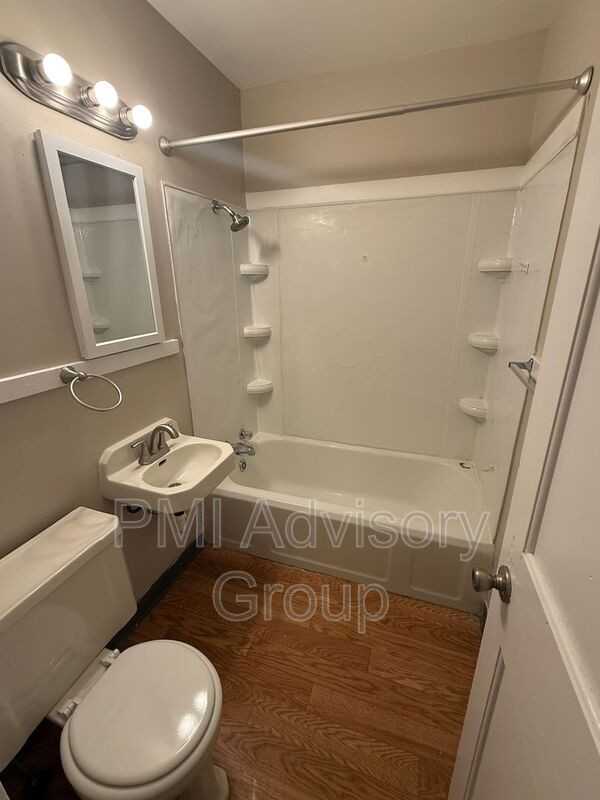 1924 Sw Stone Ave - Photo 6 of 6