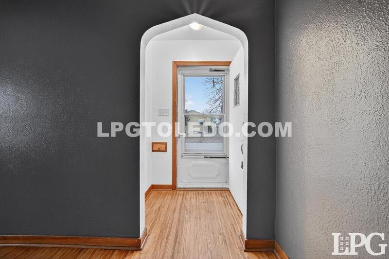 667 Caswell Ave - Photo 3 of 37