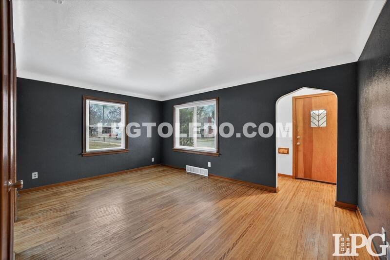 667 Caswell Ave - Photo 7 of 37