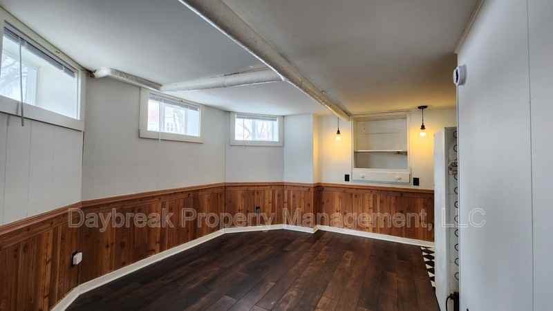 1121 2nd Ave S - Photo 2 of 11