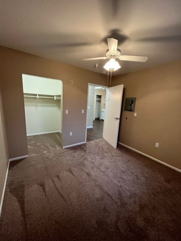 Albany Court Apartments 55+ - Photo 2 of 18