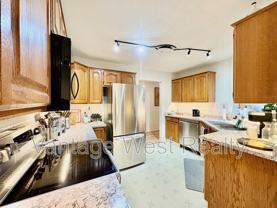 203-1385 Bertram - Photo 1 of 1