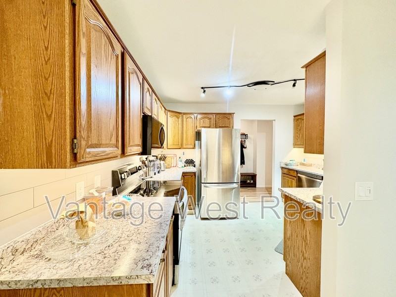 203-1385 Bertram - Photo 2 of 29