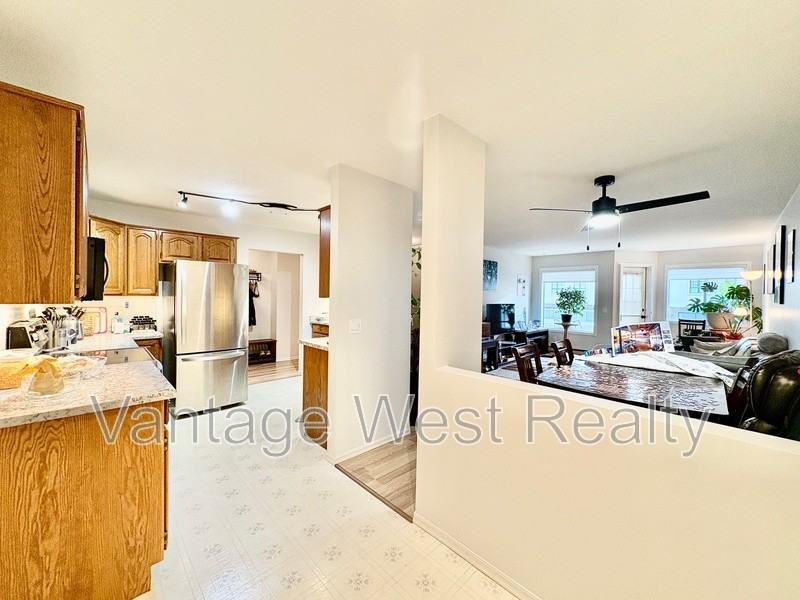 203-1385 Bertram - Photo 5 of 29