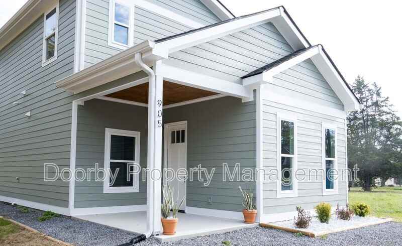 905 W 39th St #A - Photo 2 of 17