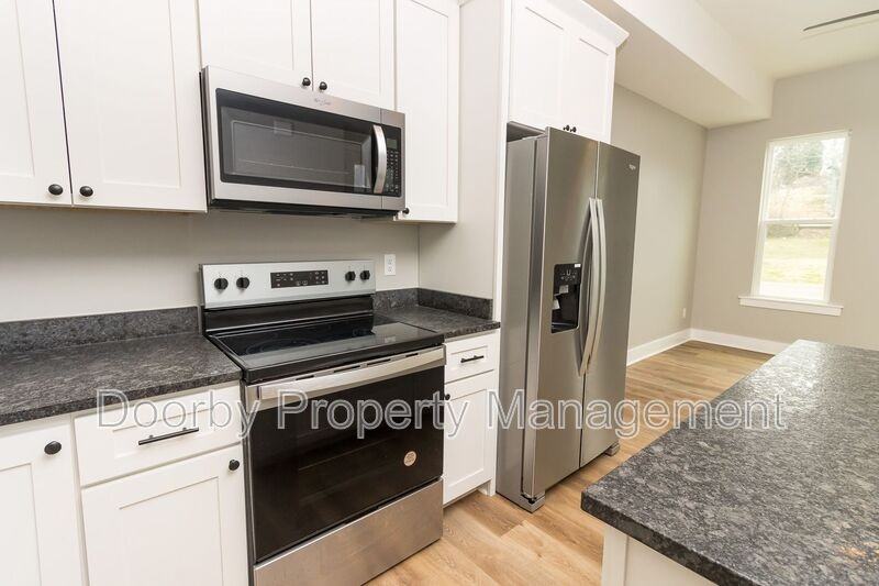 905 W 39th St #A - Photo 7 of 17