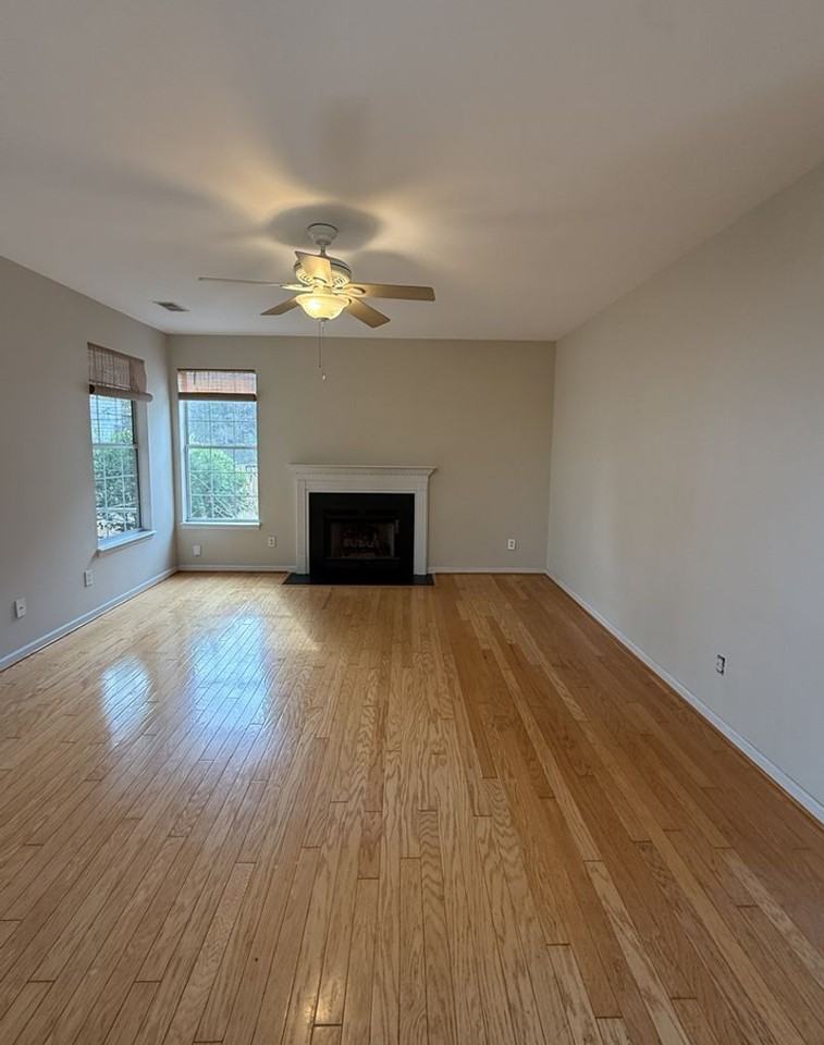 1481 Endicot Way - Photo 4 of 13