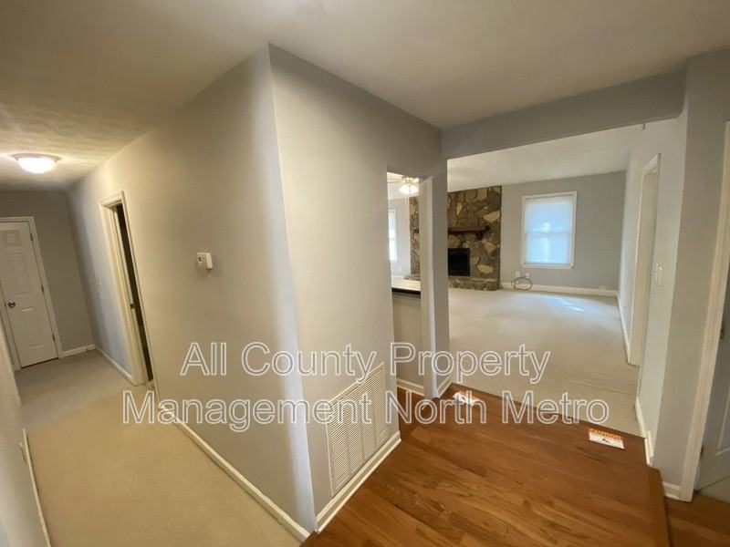 787 Faye Dr Nw - Photo 5 of 13