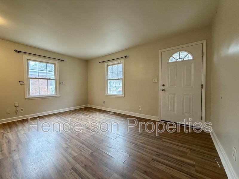 2613 Remington St - Photo 4 of 20