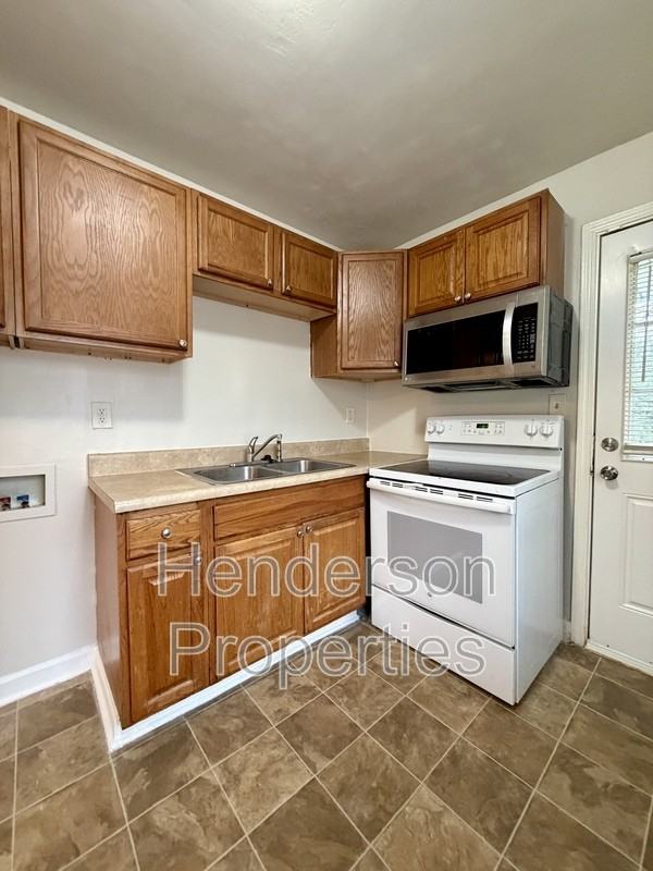 2613 Remington St - Photo 5 of 20