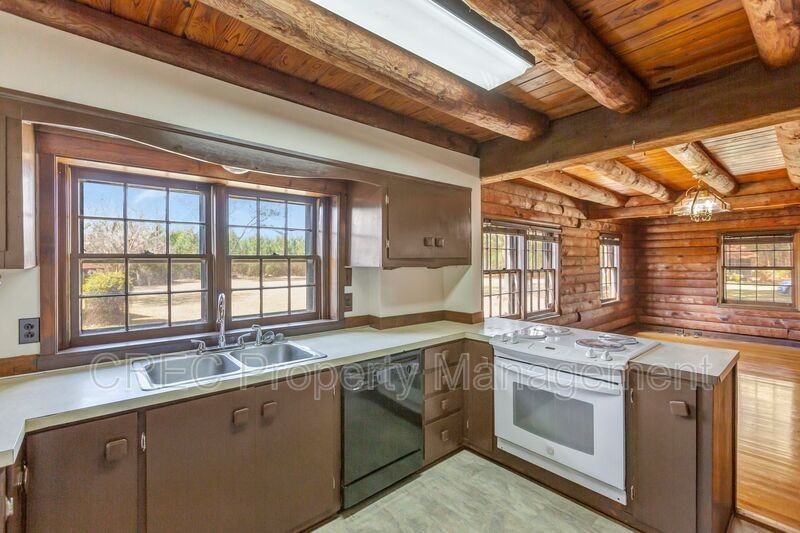 1575 Hudson Mill Rd - Photo 7 of 32