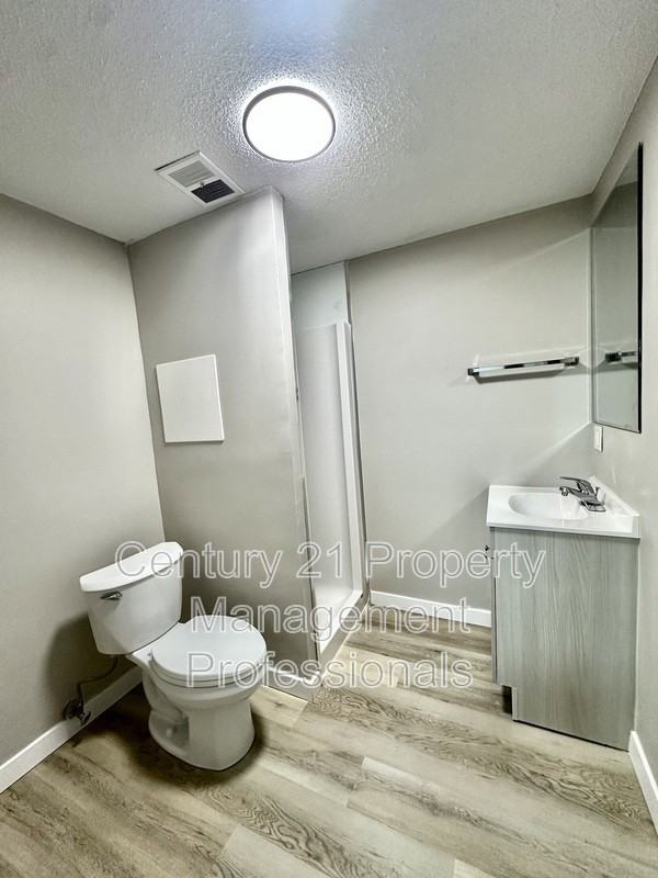 8705-152 Street Nw #3 - Photo 6 of 7