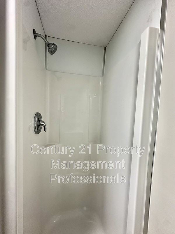 8705-152 Street Nw #3 - Photo 7 of 7