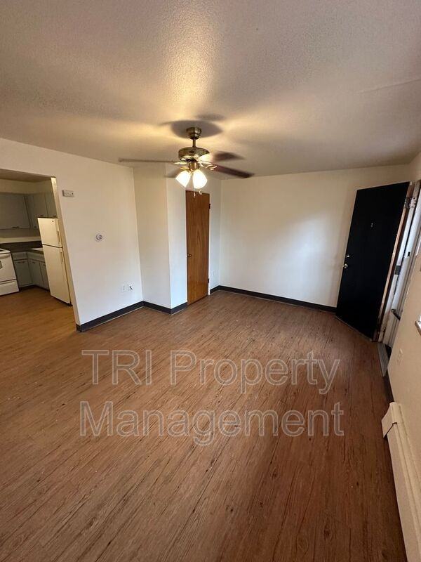 2019 4th Ave - Photo 2 of 7