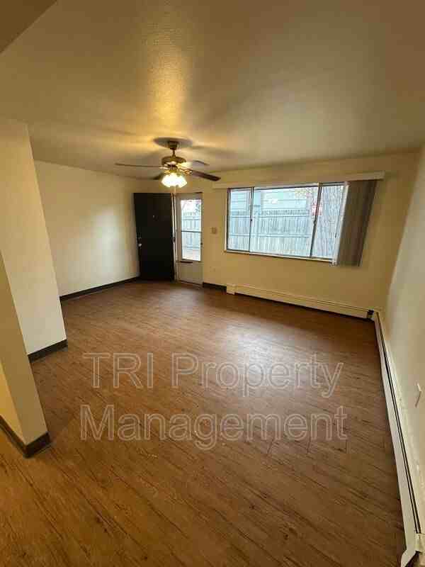 2019 4th Ave - Photo 4 of 7