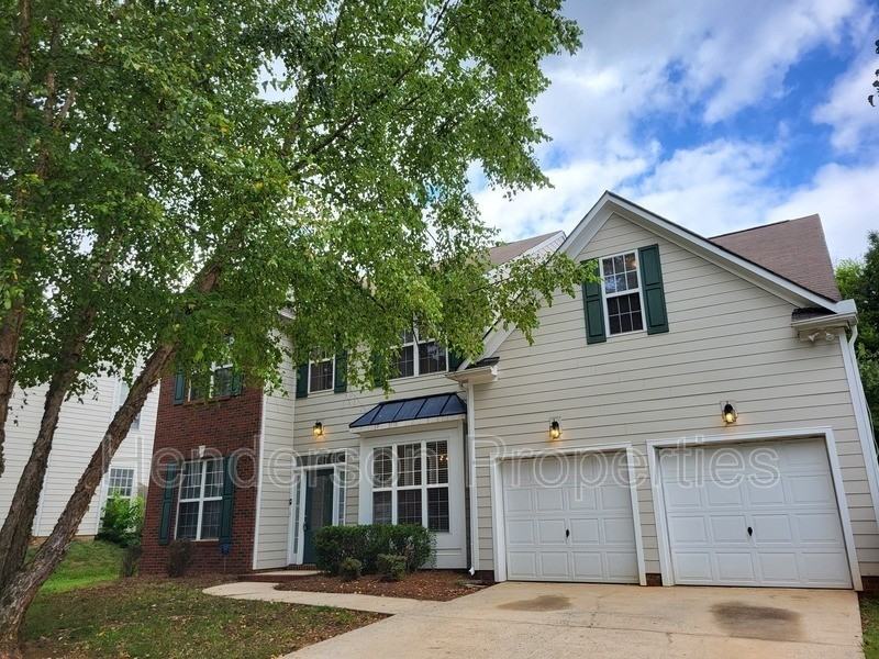 11819 Fox Glen Rd - Photo 2 of 15