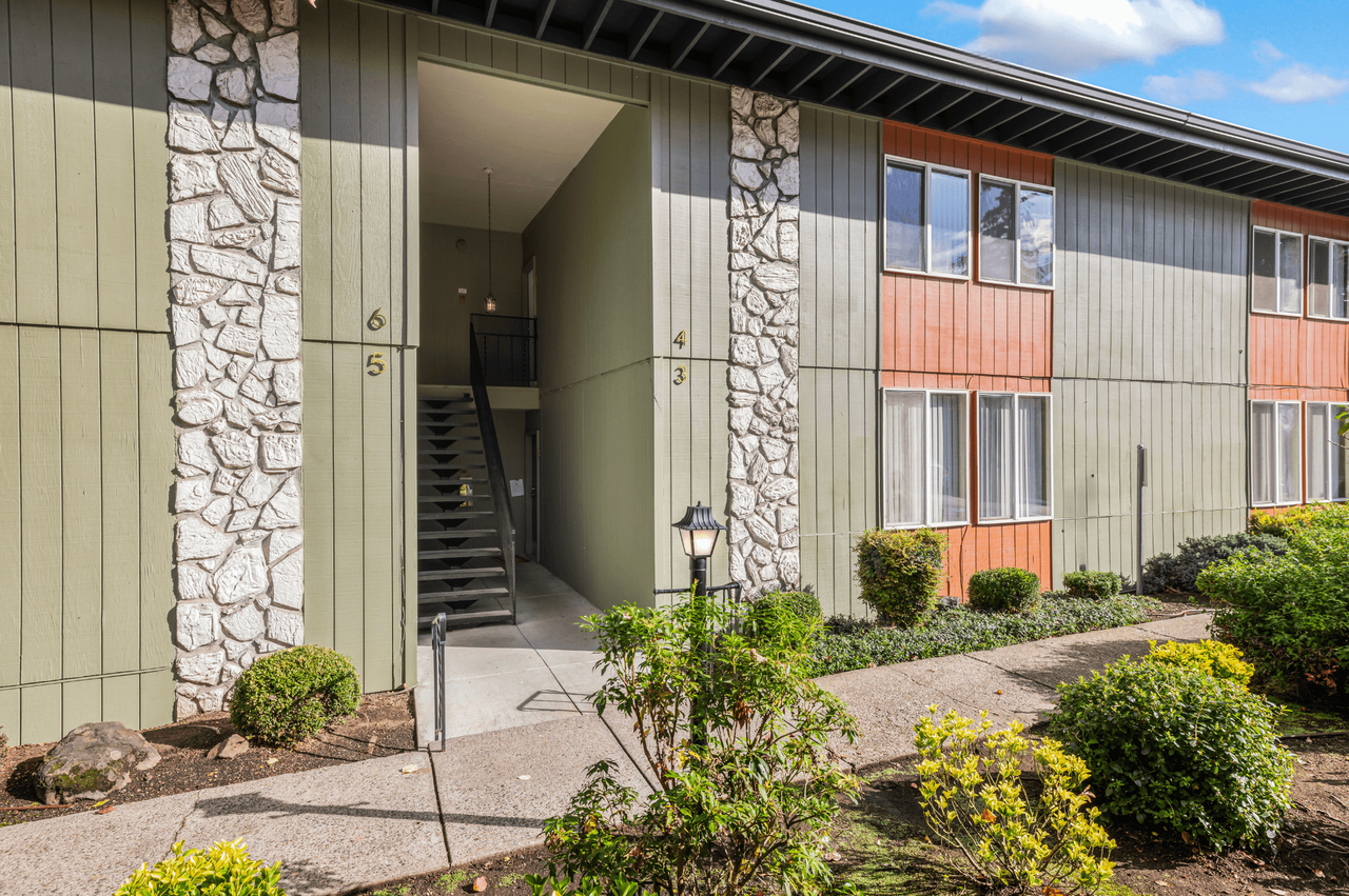 River Cliff Apartments - Photo 5 of 35