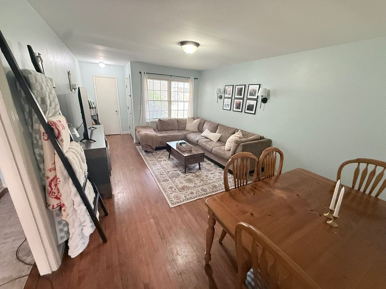 180 Riverdale Dr - Photo 2 of 10