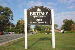 featured image of 284 Moon Clinton Rd