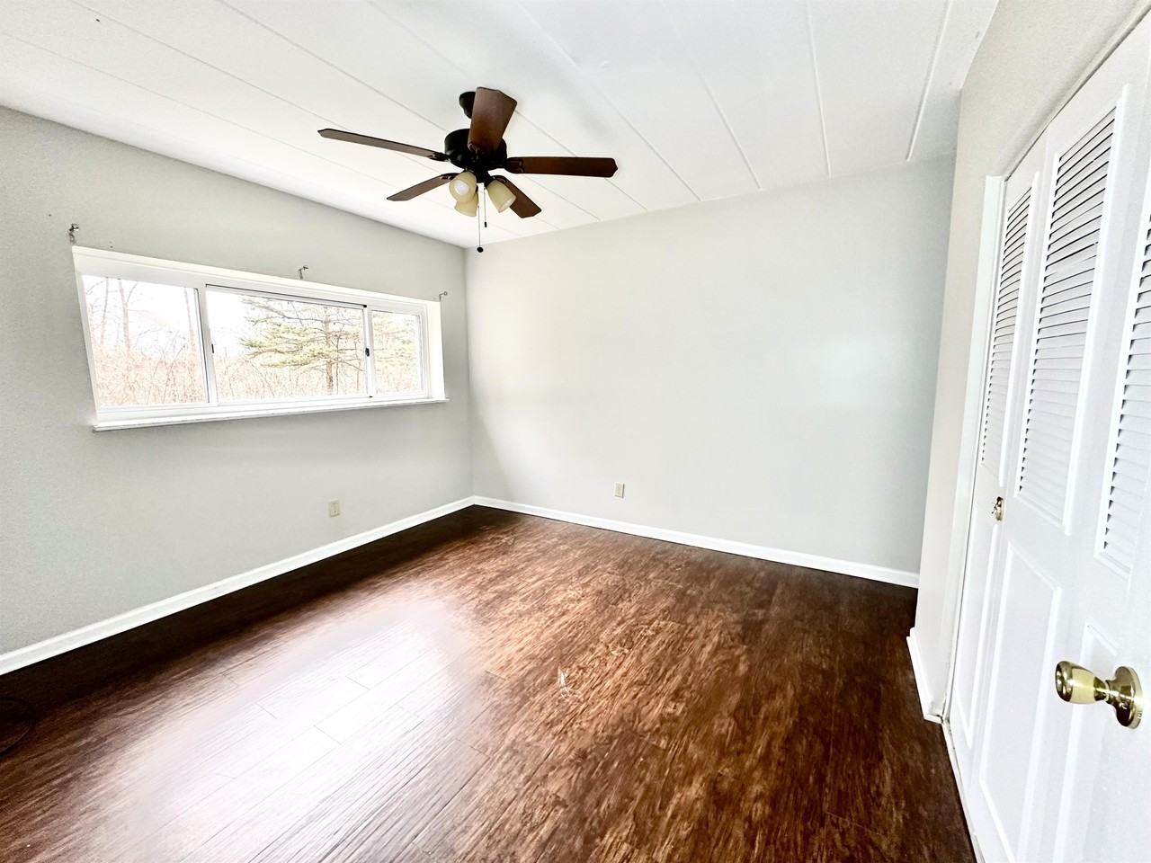 BRADFORD APARTMENTS -- 094 - Photo 3 of 16