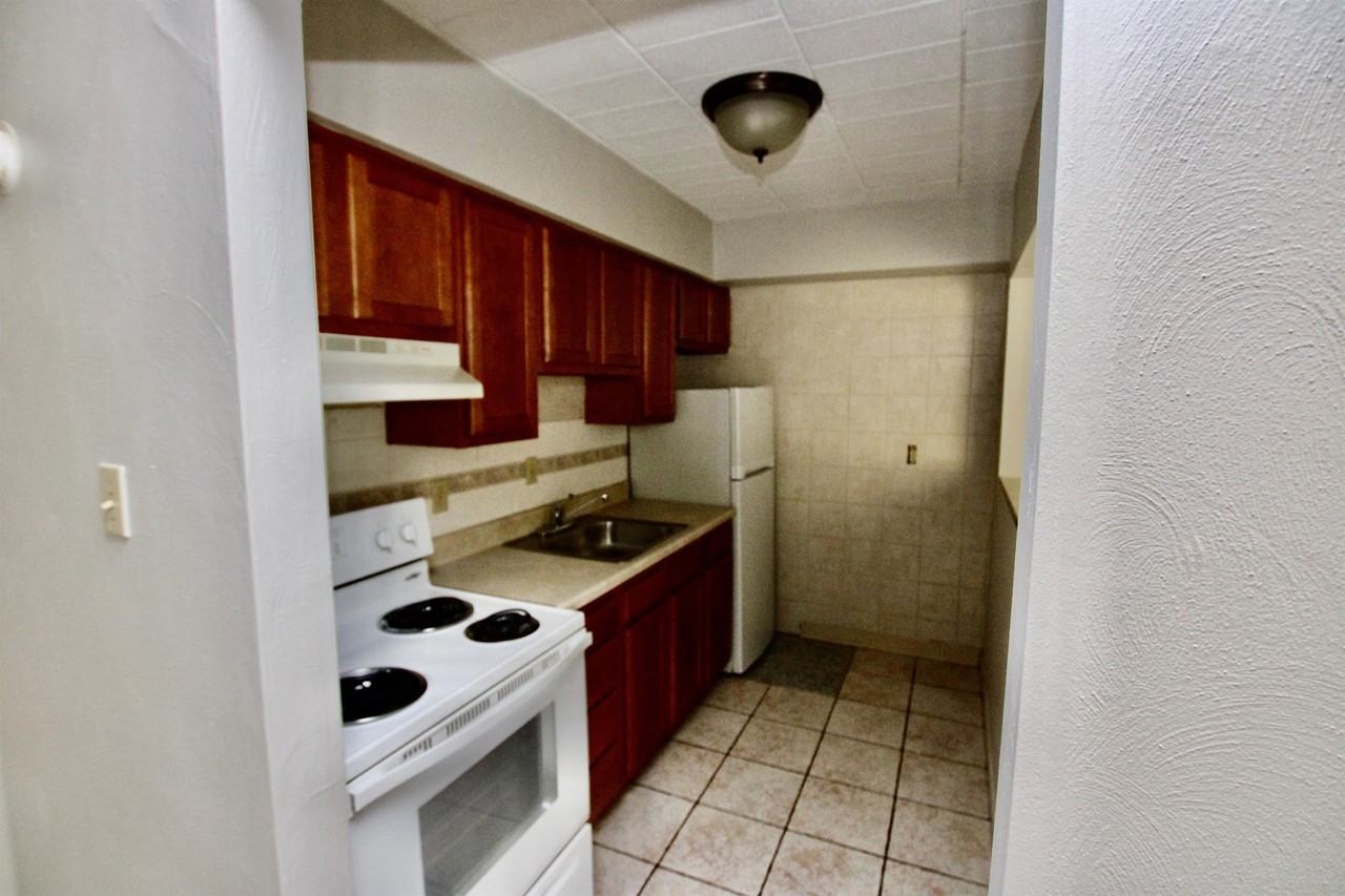 AMADELL APARTMENTS -- 005 - Photo 4 of 13