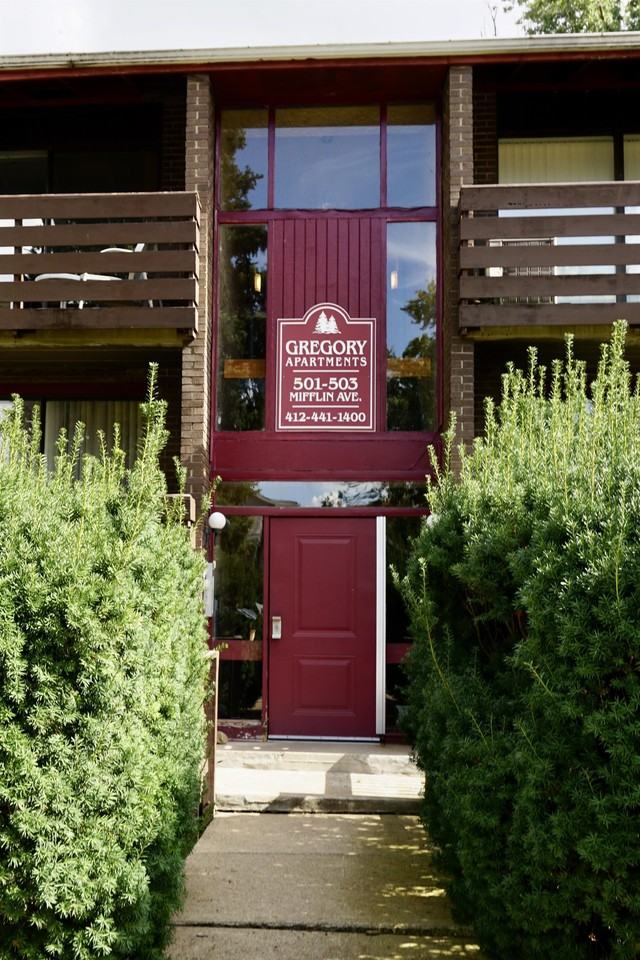 GREGORY APARTMENTS -- 102 - Photo 4 of 13