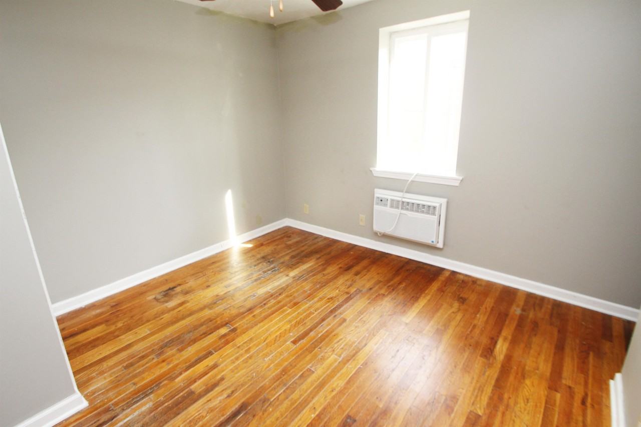 SUMNER PLACE -- 112 - Photo 6 of 28