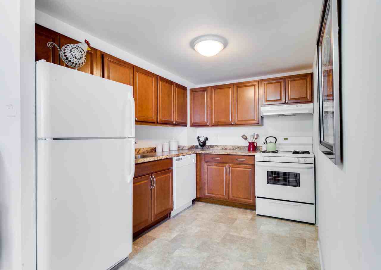 Landmark Towers - Photo 3 of 50