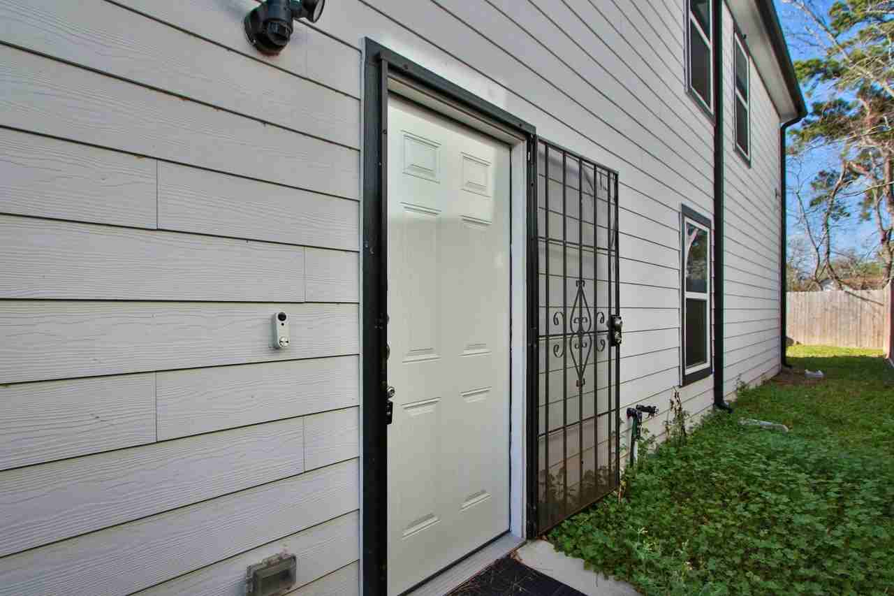 5709 Breland St #A - Photo 3 of 33