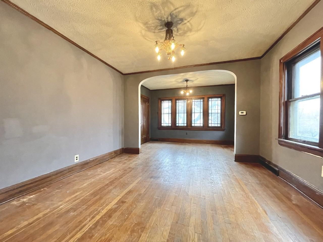 689 Schiller Avenue - Photo 2 of 10