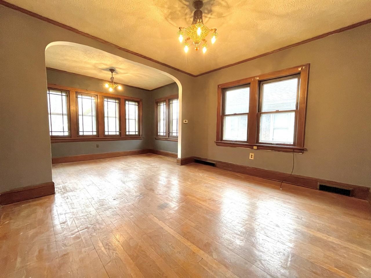 689 Schiller Avenue - Photo 3 of 10