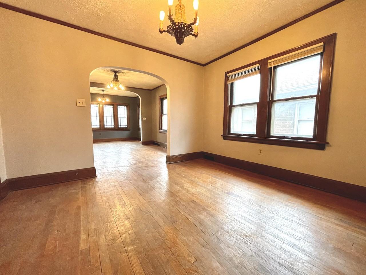 689 Schiller Avenue - Photo 5 of 10