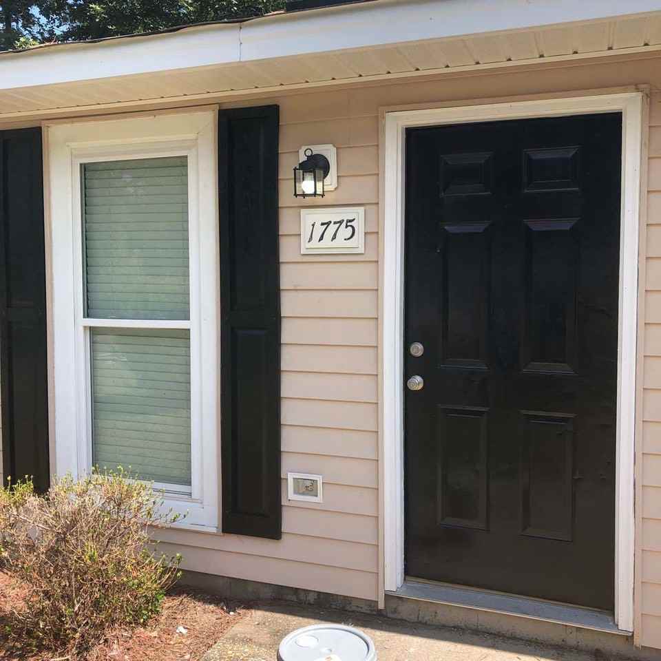 Michelle Court - Photo 2 of 50