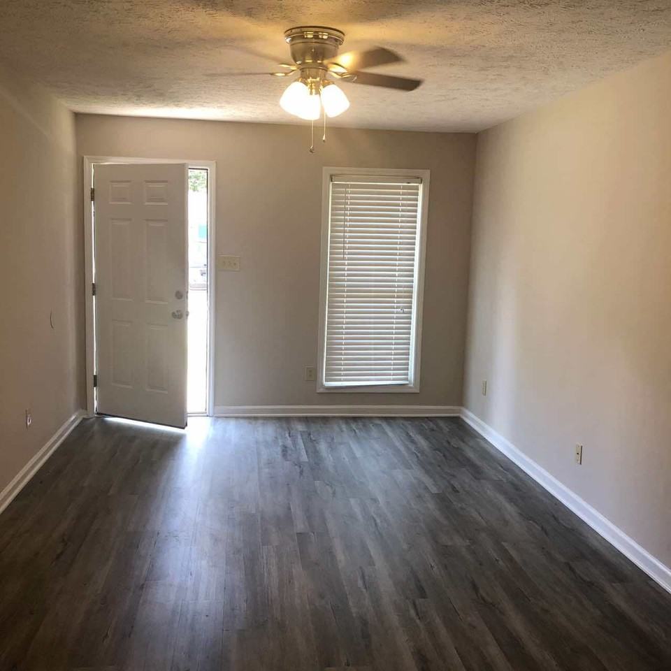 Michelle Court - Photo 3 of 50