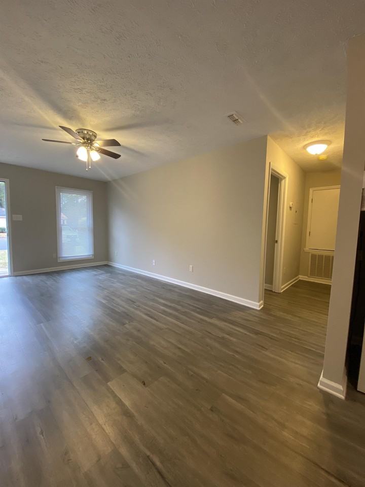 Michelle Court - Photo 5 of 50