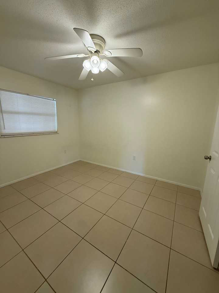 122 South Road - Photo 4 of 9