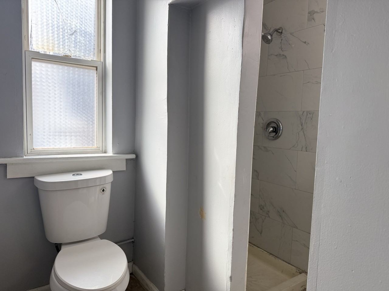 8833 South Exchange Avenue - Photo 3 of 11