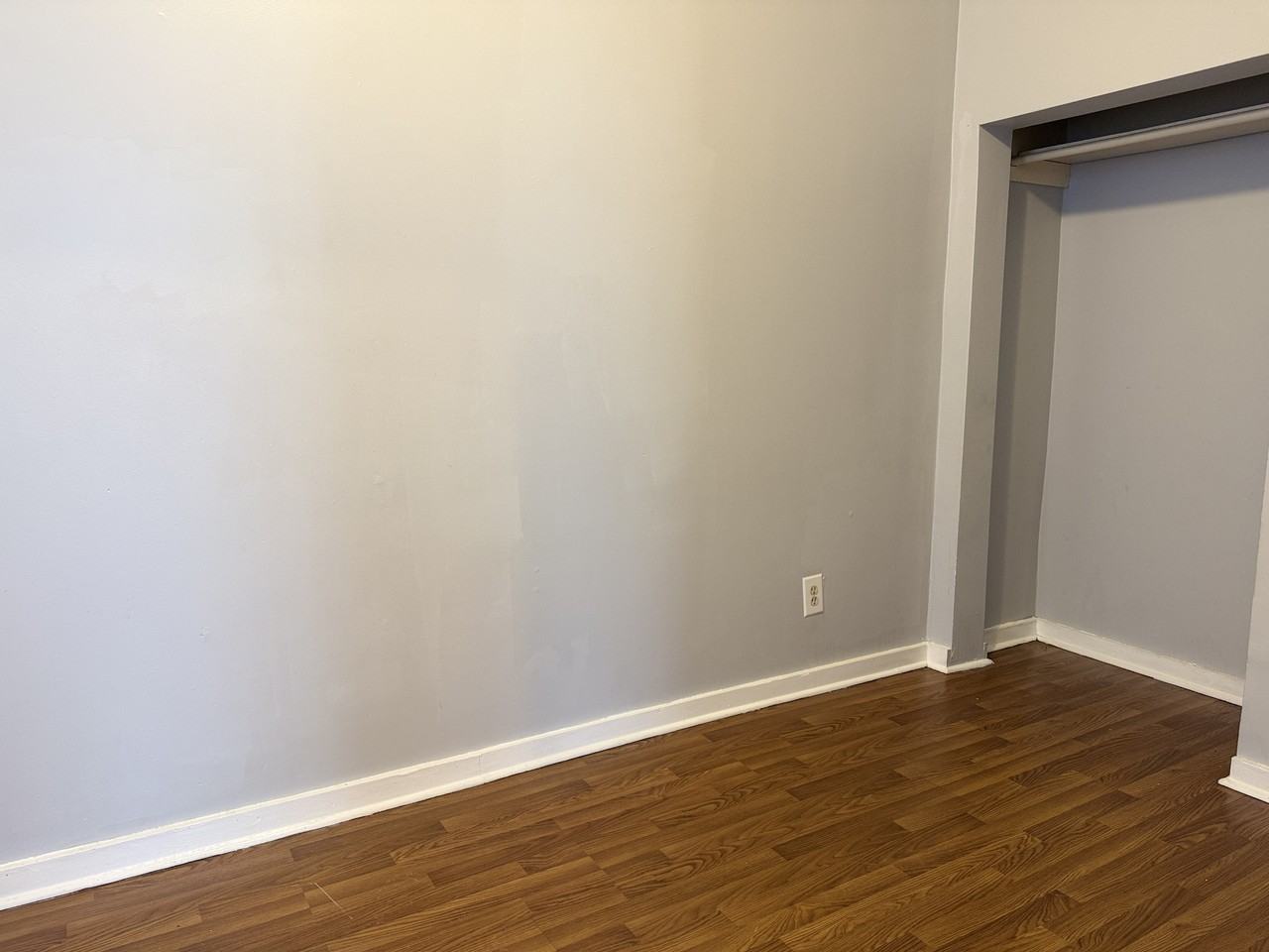 8833 South Exchange Avenue - Photo 6 of 11