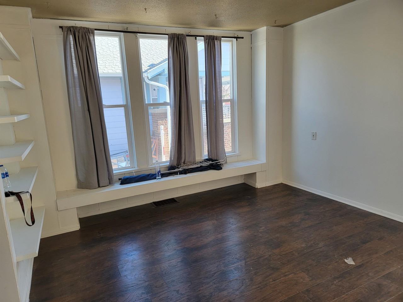 1213 10th Street - Photo 2 of 10