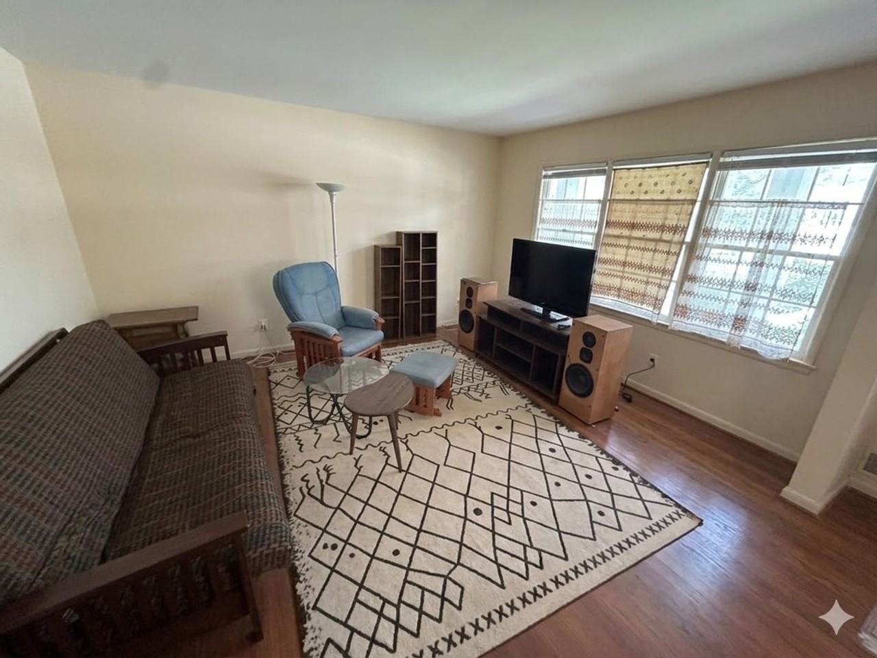 182 Riverdale Dr - Photo 2 of 6