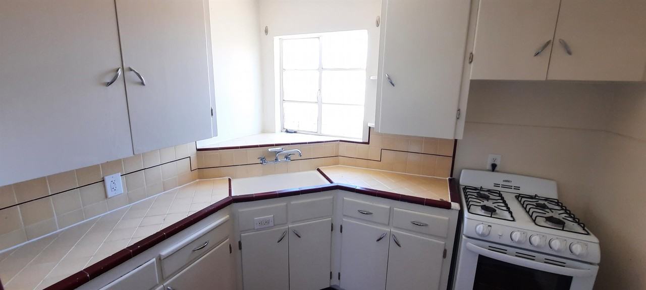 Beau Chateau - Photo 4 of 30