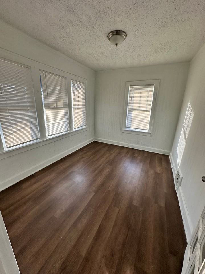 7000 Spruce Ave - Photo 6 of 9