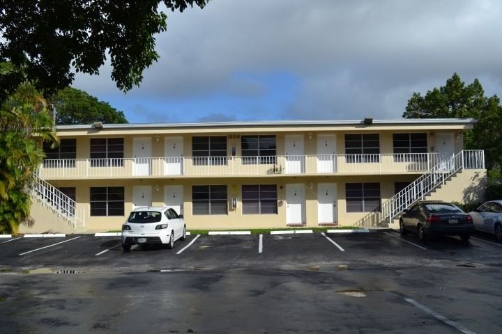 1336 NE 5TH AVE - Photo 6 of 6